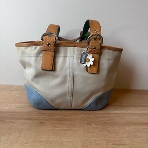 VTG COACH Hamptons Soho Daisy Cabriolet Canvas W/ Blue & Green Leather Tote 4428